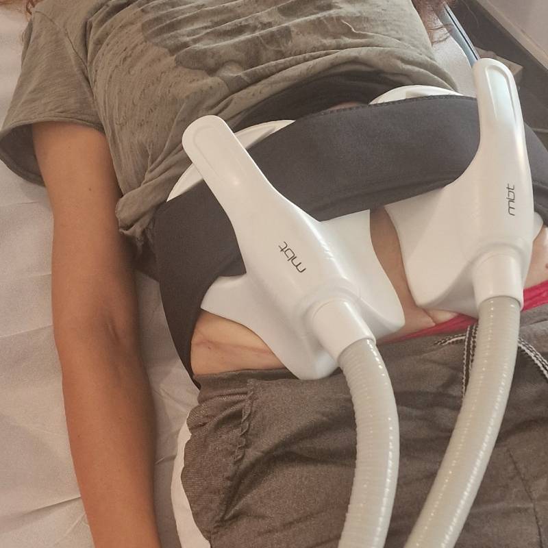 L'apparecchiatura MyBodyTone con i due applicatori magnetici
